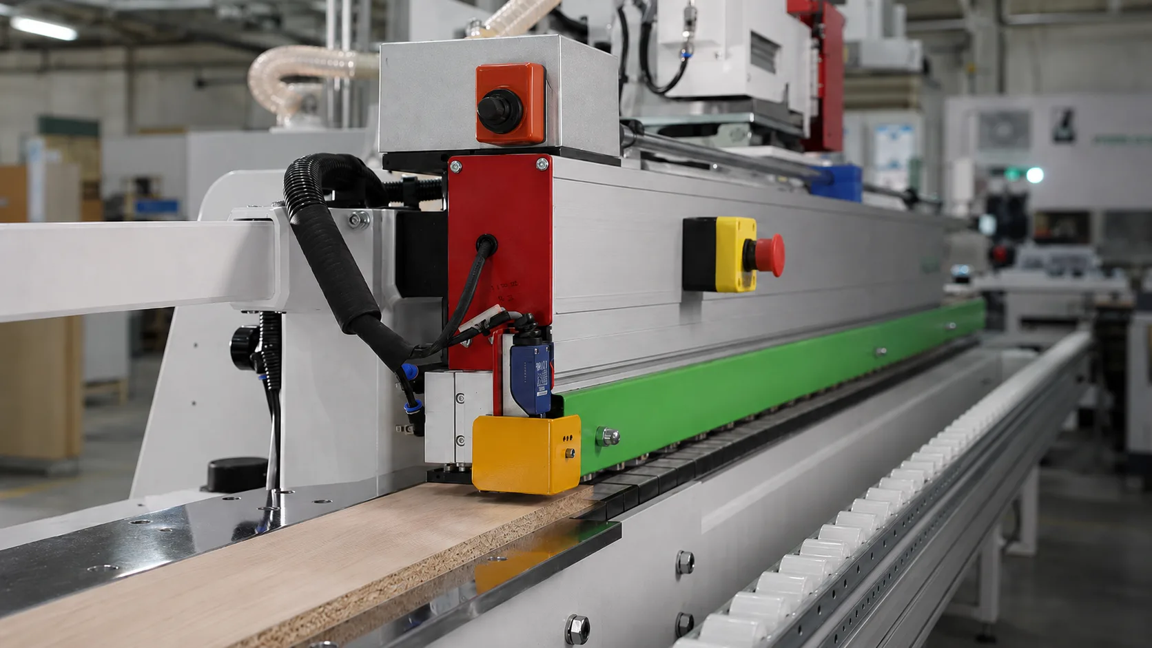 Maquinaria de línea plana para la industria del mueble